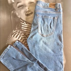 Light Wash Zipper  Skinny Jeans